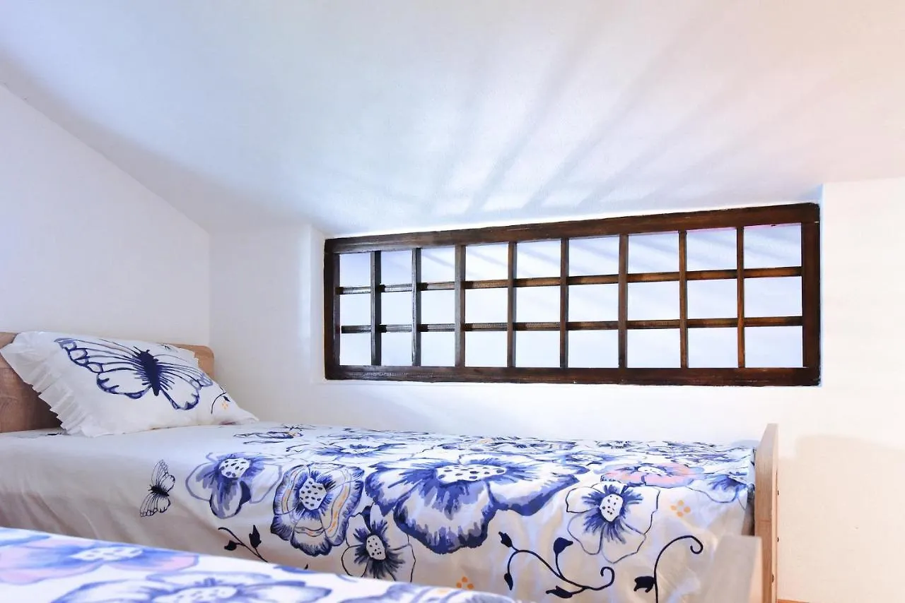 Home Away From Home Porec Apartment