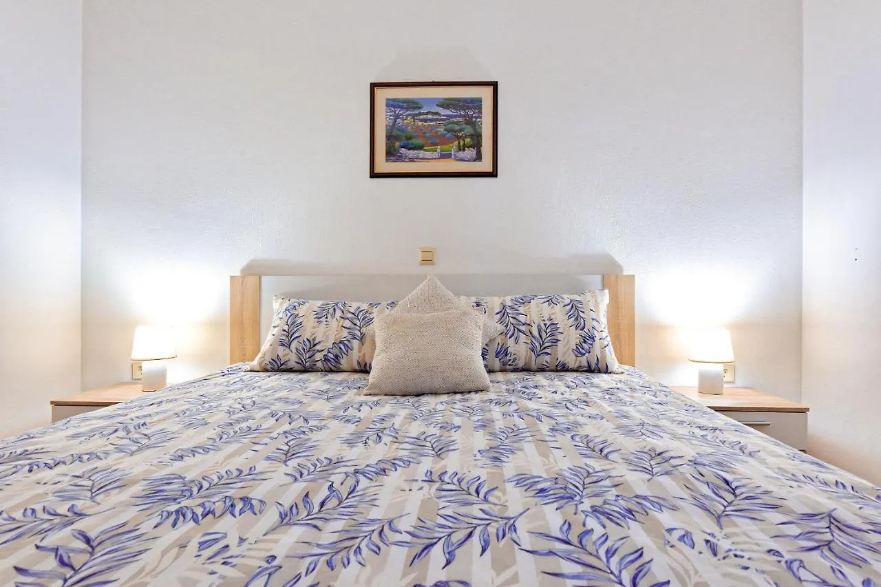 Home Away From Home Porec Apartment