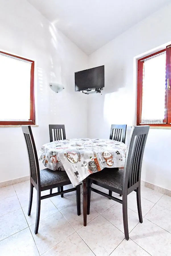 Apartment Home Away From Home Porec Croatia